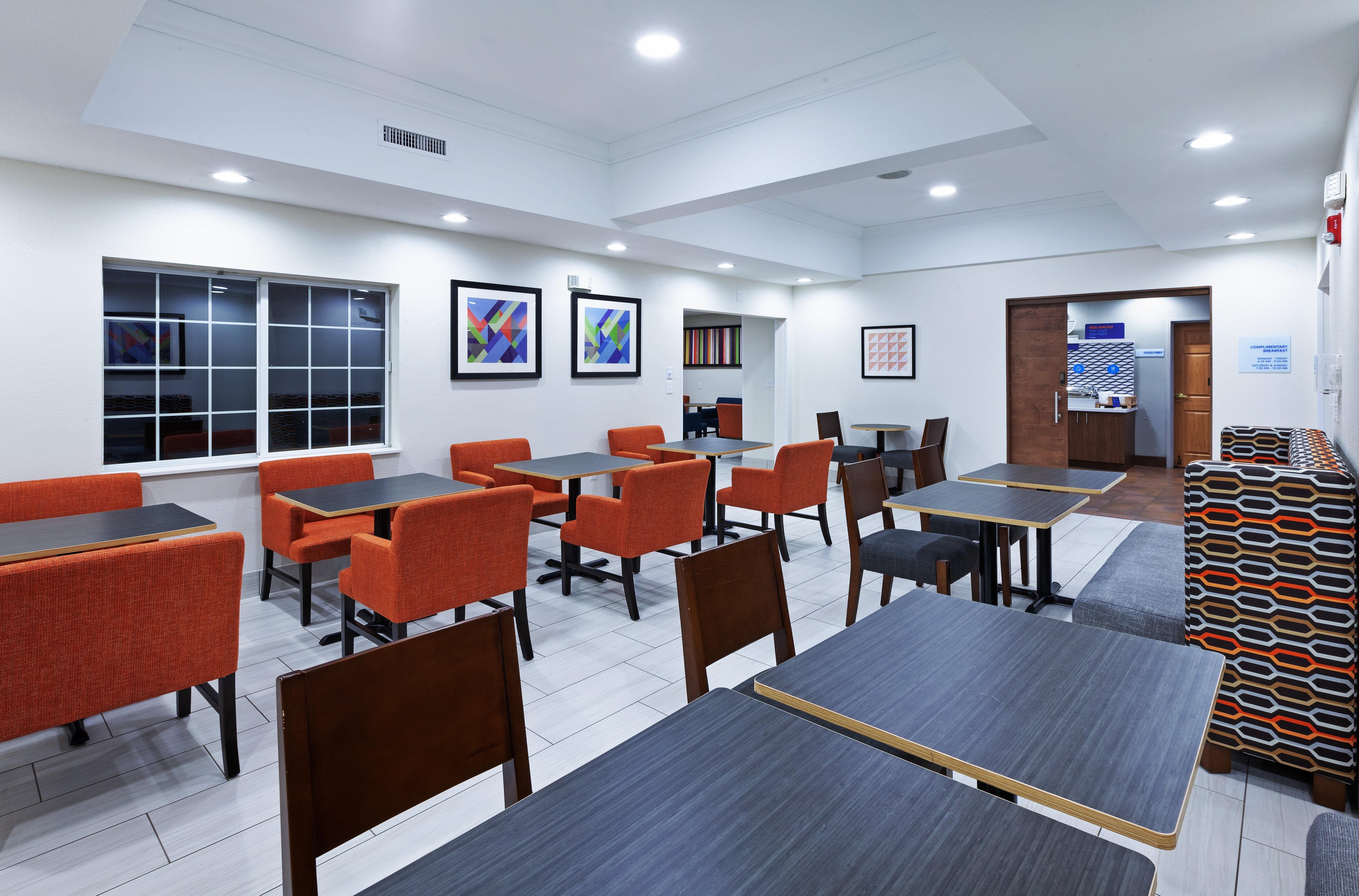 Holiday Inn Express Hotel And Suites Jenks By Ihg Ngoại thất bức ảnh